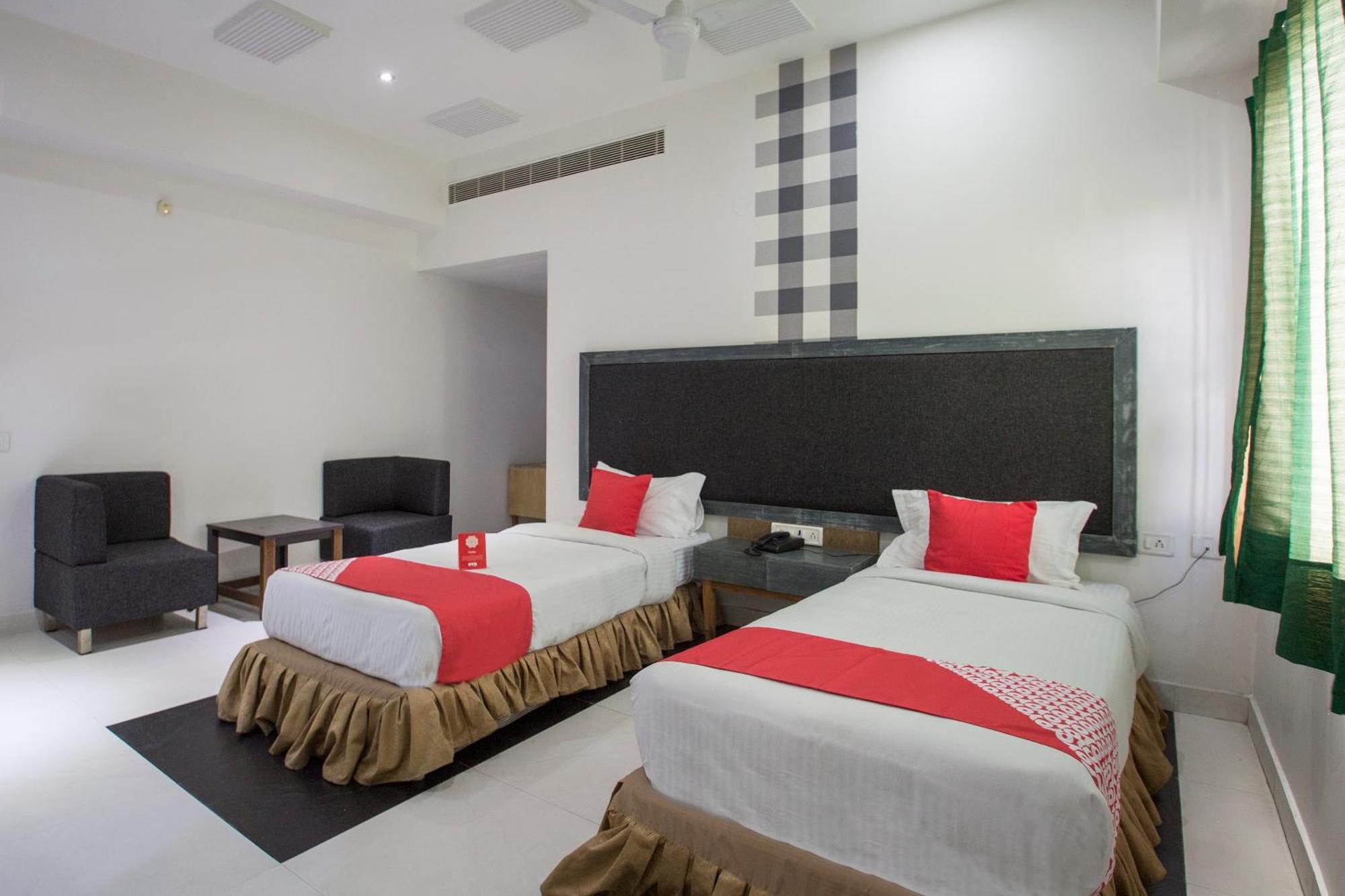 Hotel O Palak Residency Near Erragadda Metro Station Гайдарабад Екстер'єр фото