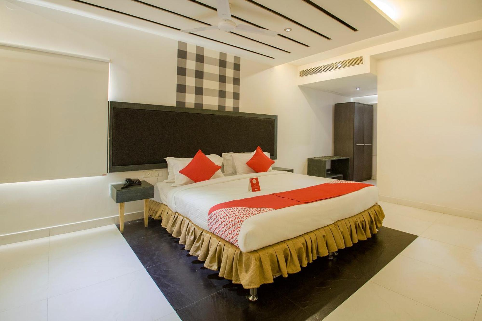 Hotel O Palak Residency Near Erragadda Metro Station Гайдарабад Екстер'єр фото