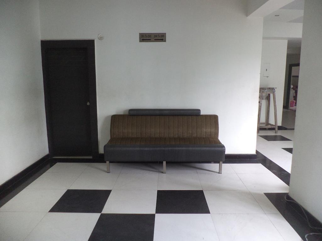 Hotel O Palak Residency Near Erragadda Metro Station Гайдарабад Екстер'єр фото